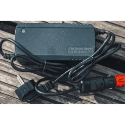 Chargeur Lithium Voltacase Lifepo4 14.6V 5A Pour Valise 30Ah